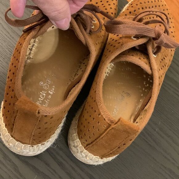 Carman Saiz Size 39 made in Spain 8.5 like new leather upper - Picture 2 of 9